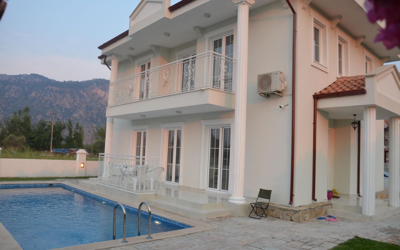VILLA ARAL
