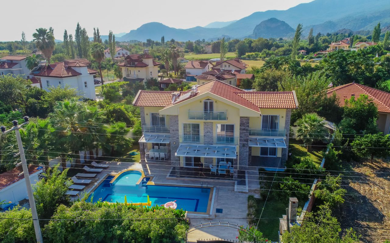 Tulip Palace Villa