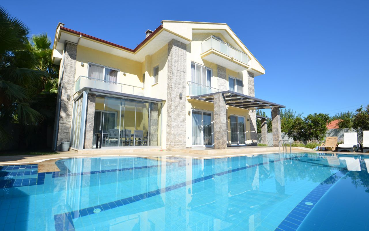 Tulip Palace Villa