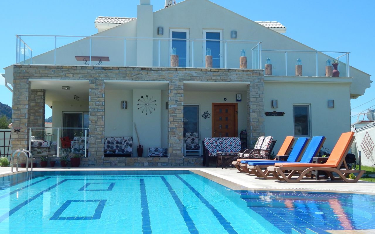 Angel Villa